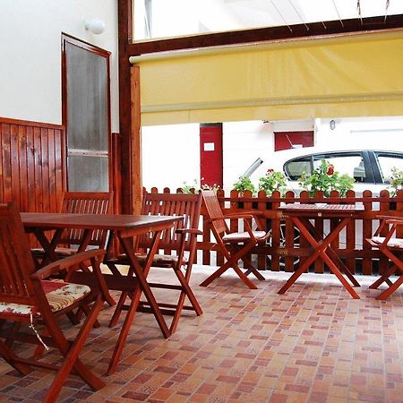 Voyager Bed & Breakfast Novi Sad Restoran gambar