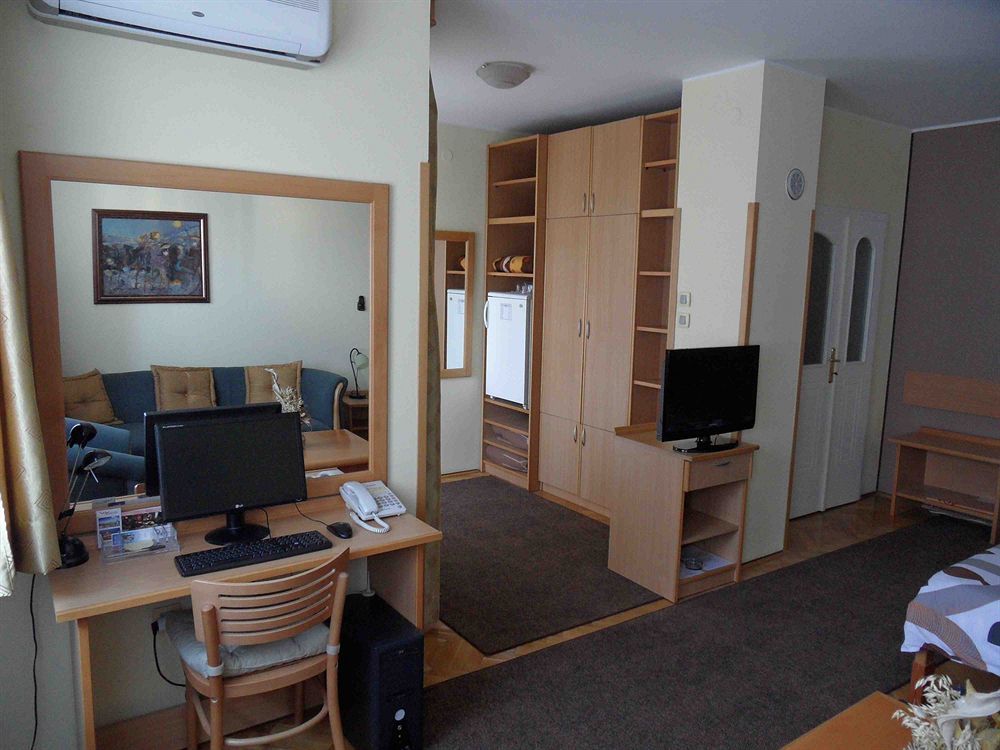 Voyager Bed & Breakfast Novi Sad Luaran gambar